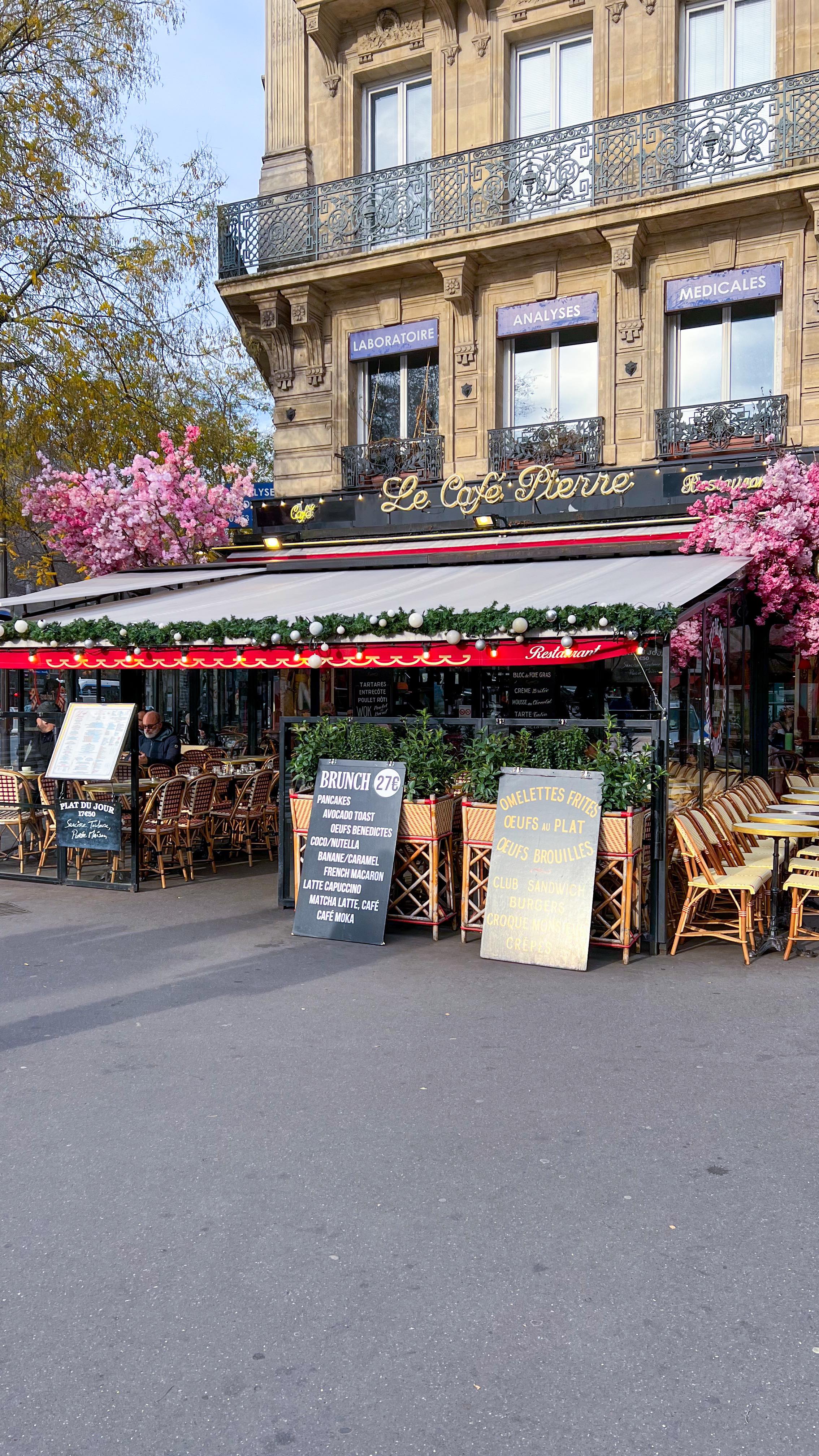 Vous etes dingues de brunch et frustrés de ne pouvoir en trouver que le week-end dans la plupart des restos ?
Alors direction @lecafepierre où vous trouverez un brunch à 27€ dispo tous les jours, peu importe l'heure 😍
Pour le prix, vous aurez 1 plat, 1 dessert, 1 boisson fraiche et une boisson chaude ! 

Mention spéciale pour le chicken curry crispy et la brioche pain perdu si vous n'aimez pas les pistaches 🤤 (enfin qui n'aime pas les pistaches ?!! Je vous le demande !)

Enregistrez l'adresse pour vos envies soudaines de brunch ou si vous êtes de passage à Paris 😉

#brunchparis #brunch #pistachio #avocadotoast #bonneadresseparis #foodparis #parisjetaime #parismaville #bonplanparis #parisrestaurant #cafepierre #placedelarepublique #republique #paris10 #foodblogger #blogparis