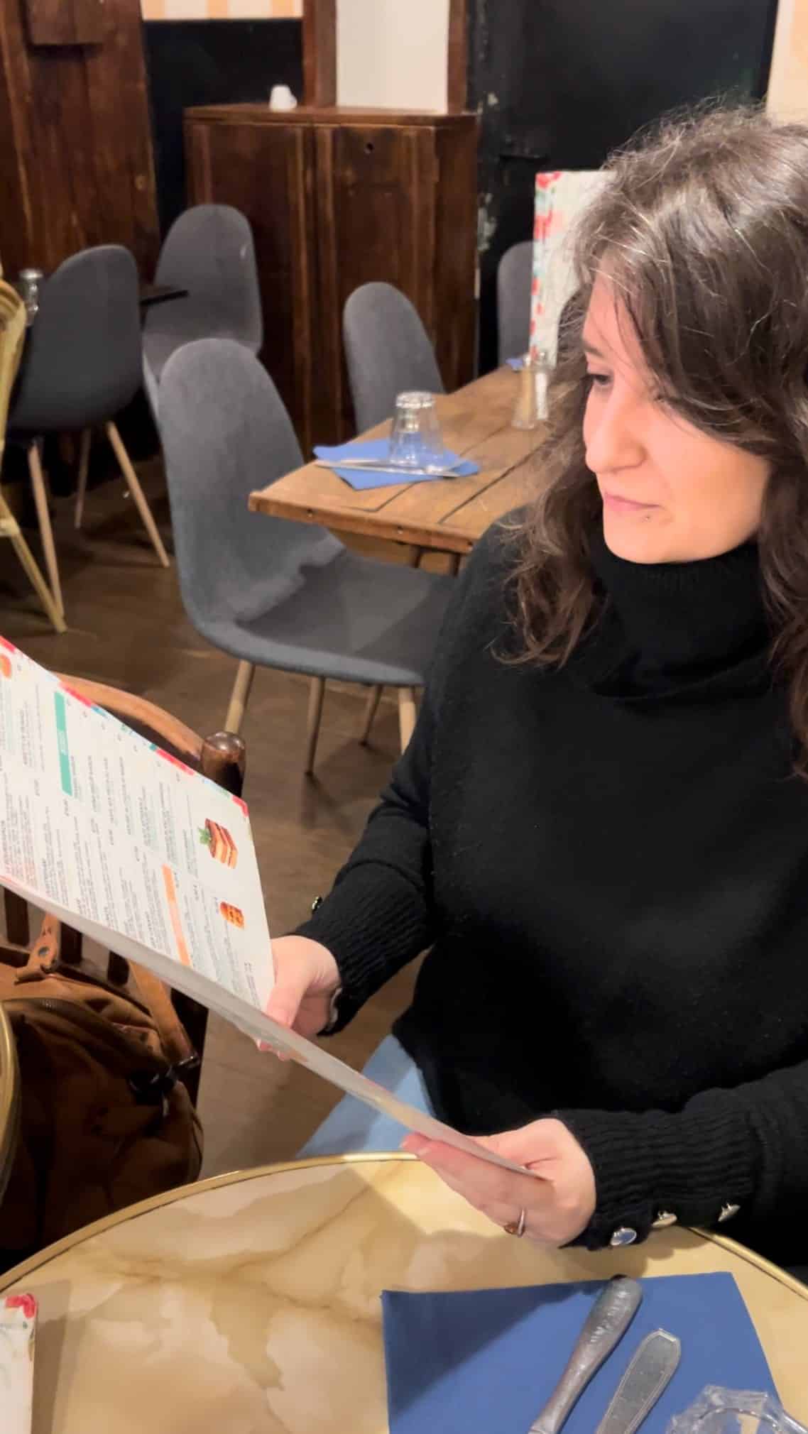 Une bonne adresse à retenir pour les amoureux des burgers et des bonnes frites faites maison 😋 
Quand vous me voyez fermer les yeux quand je mange (et sans faire de grimace), c'est qu'en principe, ça me plait !! 😊
L'échoppe de Paris - 16 rue Léon Frot 75011 Paris
Entre 13 et 18€ le burger frites avec mayo ou ketchup maison !
Une adresse à noter dans vos carnets 😉

#restaurantparis #bonneadresseparis #foodblogger #influenceurfood #parisfood @behype_app invitation @echoppedeparis