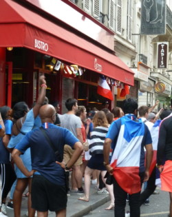 Coupe du monde les bleus champions 2018 Paris Champs Elysées Concorde Arc de Triomphe