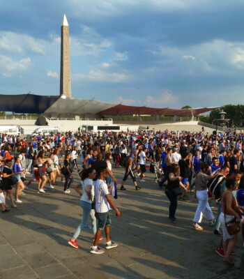 Coupe du monde les bleus champions 2018 Paris Champs Elysées Concorde Arc de Triomphe