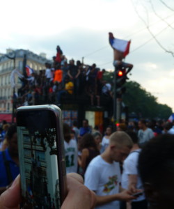 Coupe du monde les bleus champions 2018 Paris Champs Elysées Concorde Arc de Triomphe