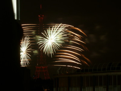 Patrouille de France et feu artifice tour eiffel 14 juillet paris
